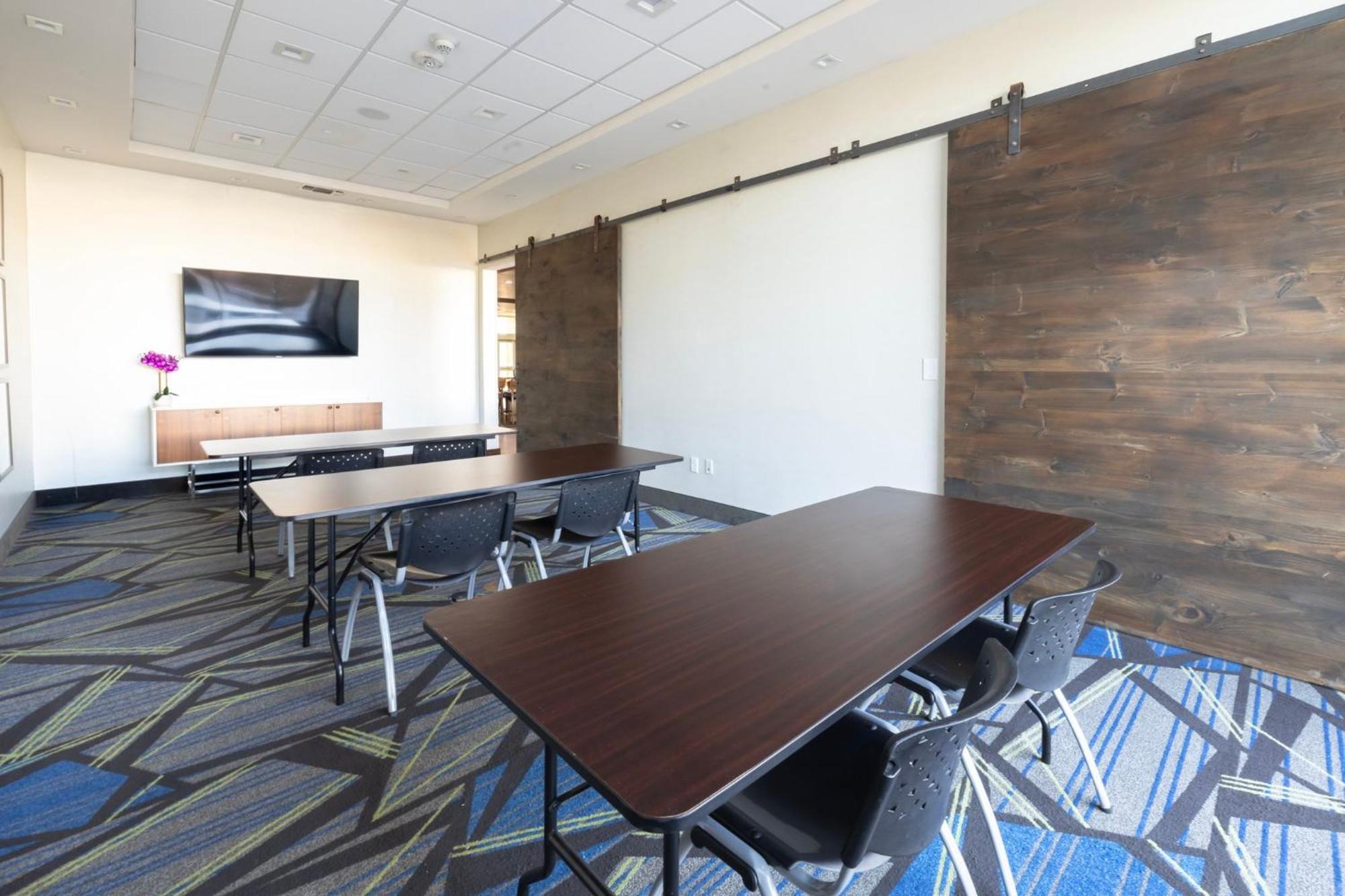 Holiday Inn Express & Suites Dallas Ne Arboretum Garland Dış mekan fotoğraf