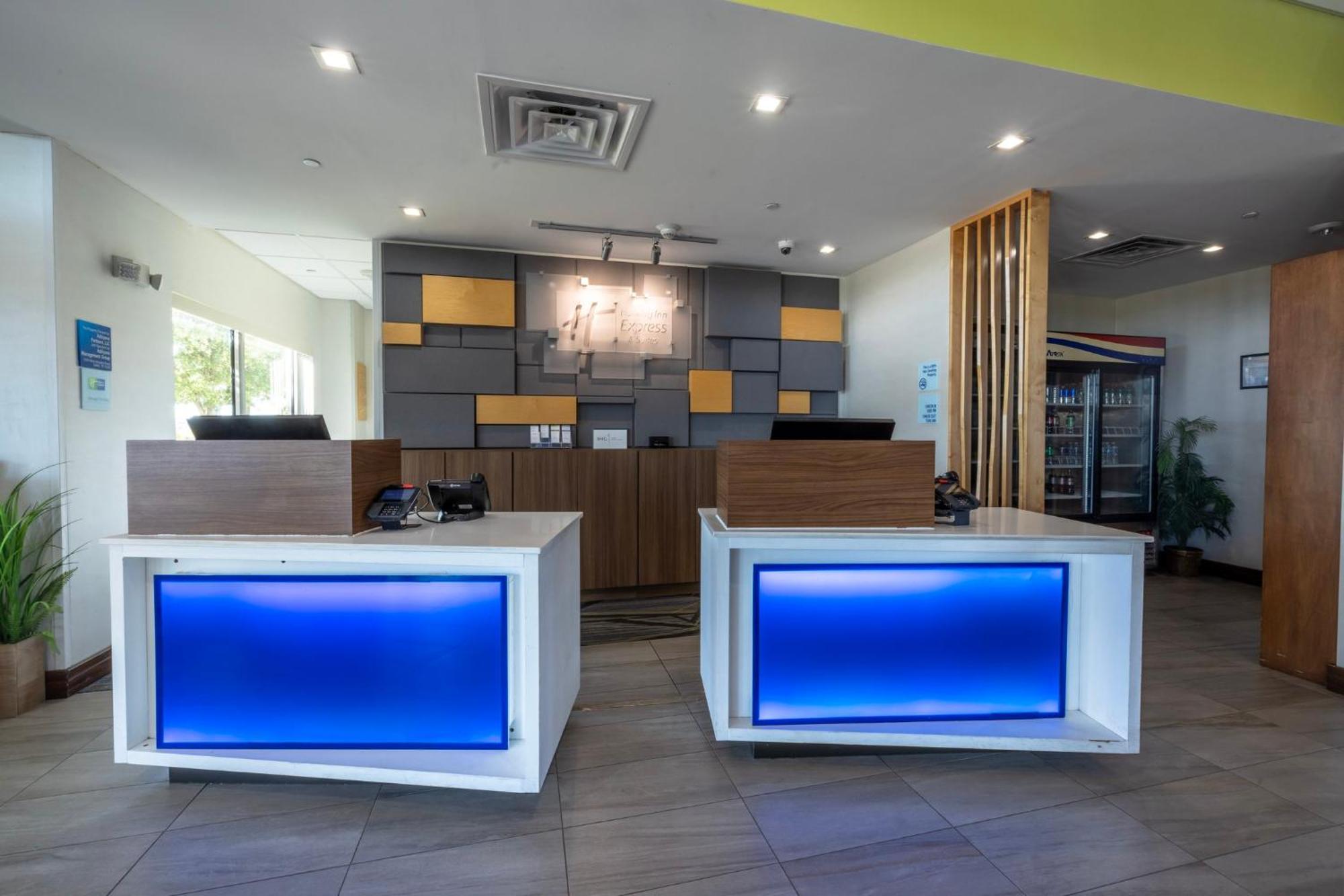 Holiday Inn Express & Suites Dallas Ne Arboretum Garland Dış mekan fotoğraf